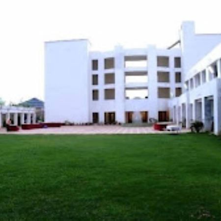 Blue Lily Beach Resort Puri Buitenkant foto