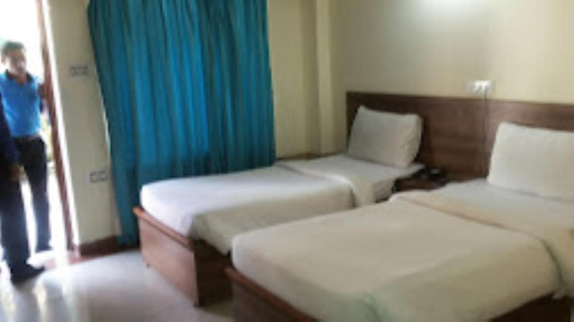 Blue Lily Beach Resort Puri Buitenkant foto